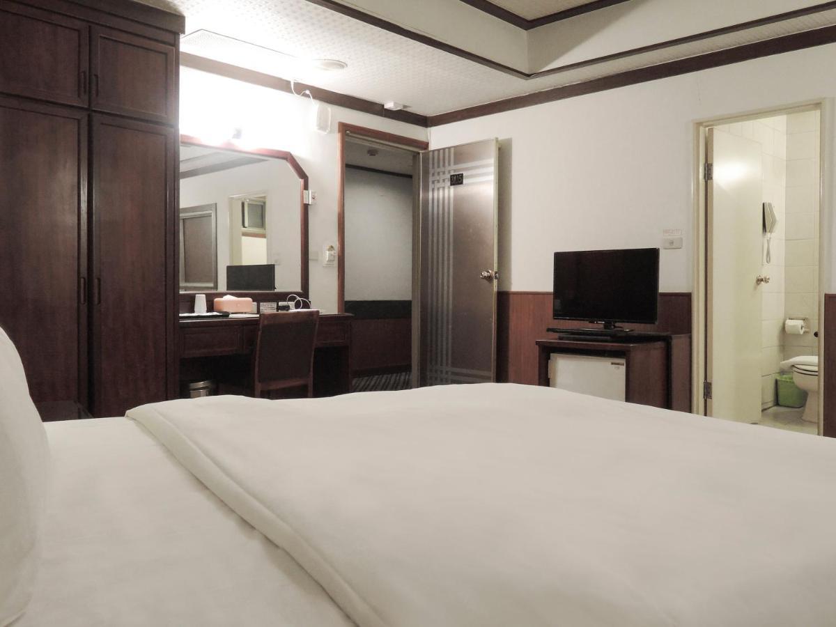 Guide Hotel Changhua Jhongjheng Exteriör bild